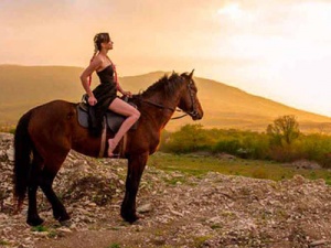 Прогулки на лошадях «По горным тропам» п. Адербиевка